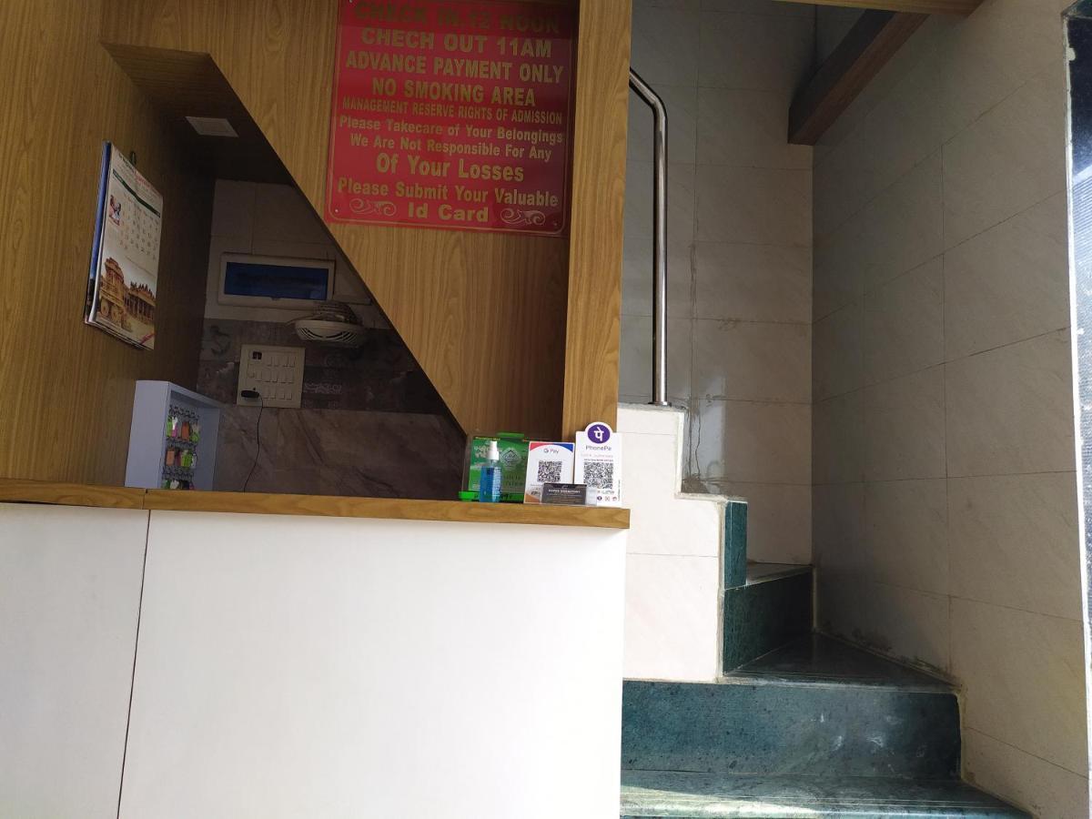 Super Dormitory Ac Deluxe Mumbai Ngoại thất bức ảnh