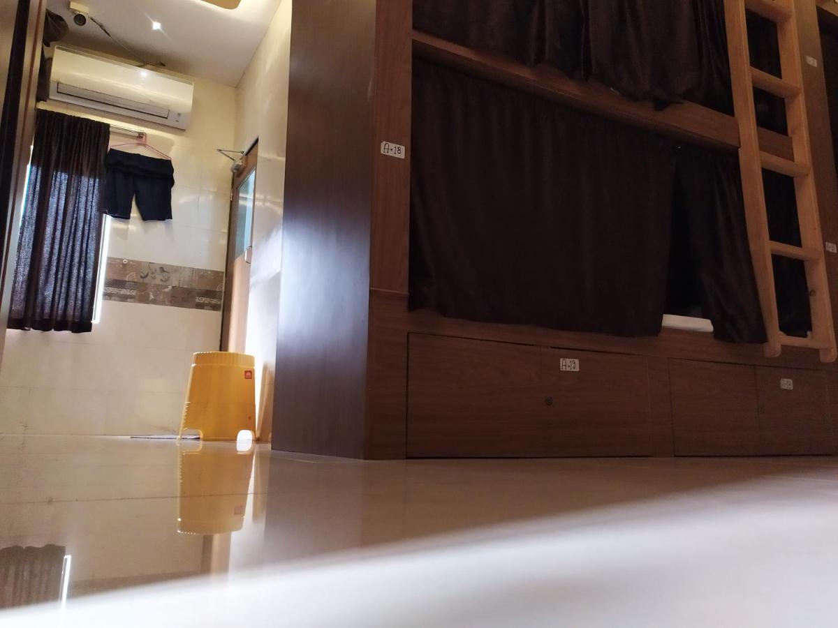 Super Dormitory Ac Deluxe Mumbai Ngoại thất bức ảnh