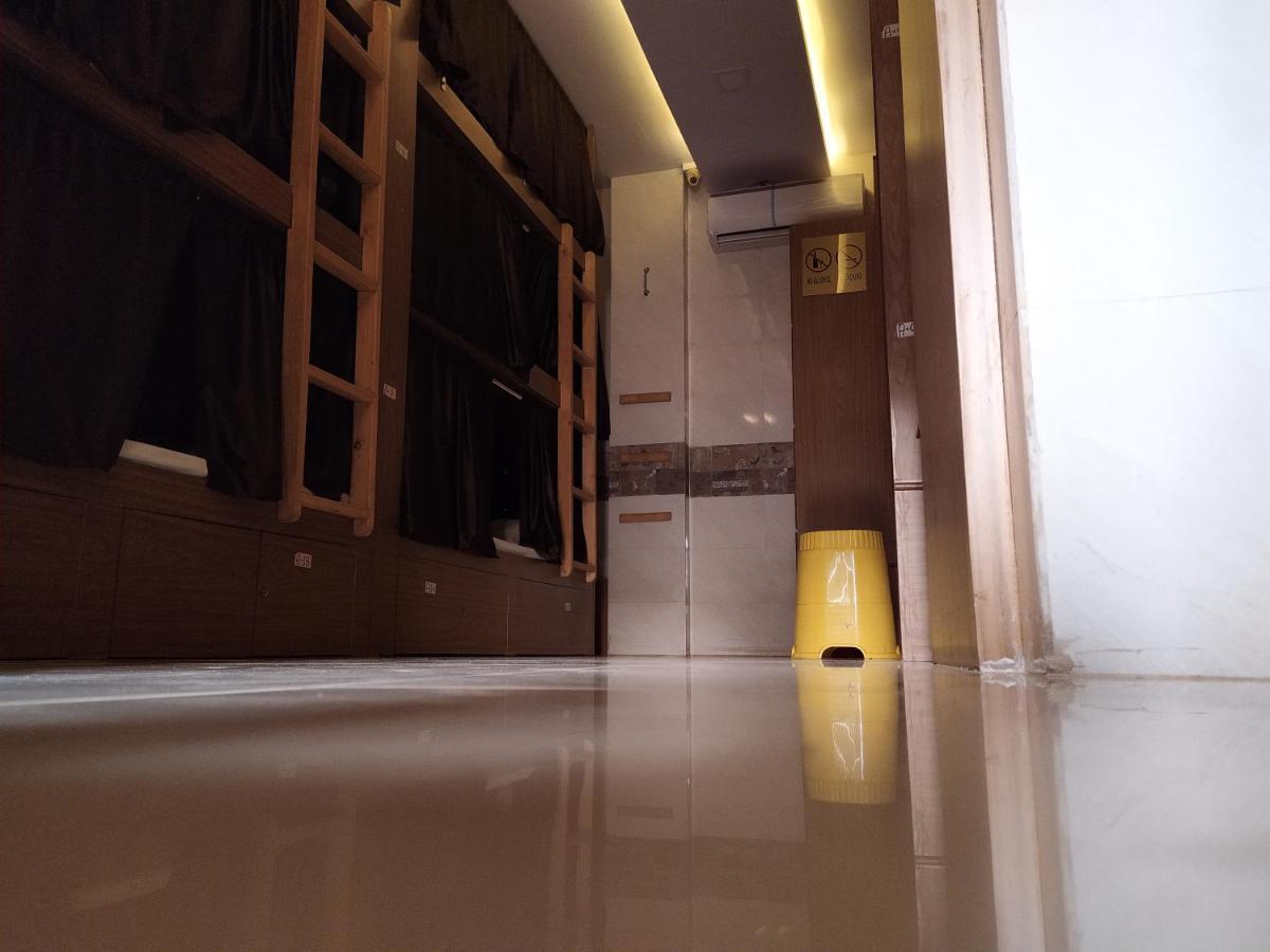 Super Dormitory Ac Deluxe Mumbai Ngoại thất bức ảnh