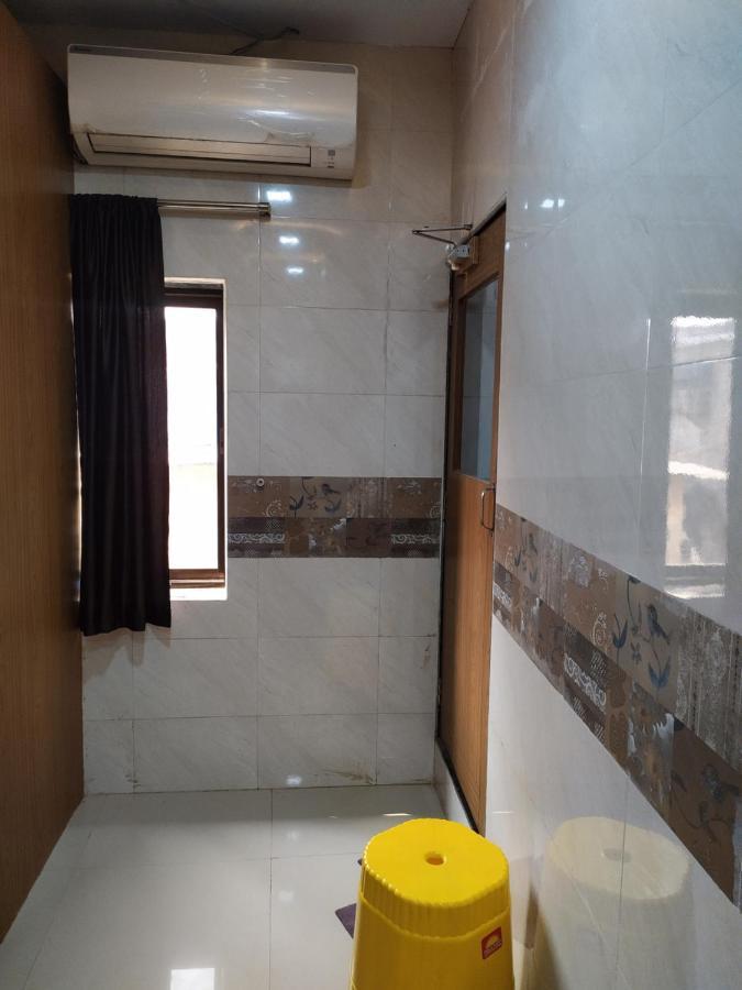 Super Dormitory Ac Deluxe Mumbai Ngoại thất bức ảnh